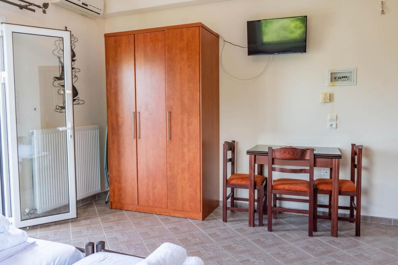 Pigeon House Apartment Plataria Luaran gambar