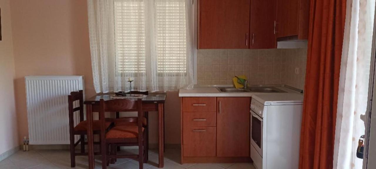 Pigeon House Apartment Plataria Luaran gambar