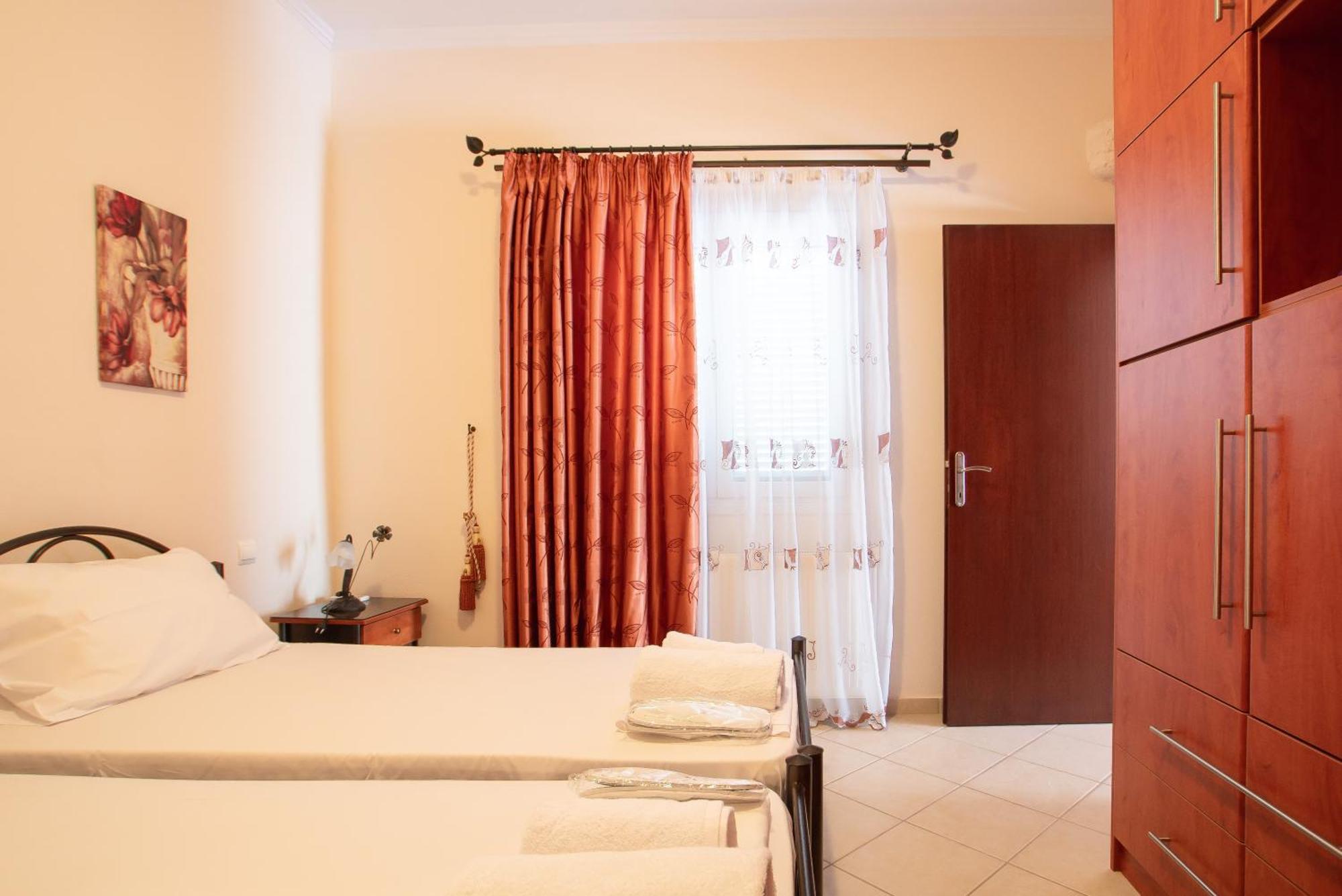 Pigeon House Apartment Plataria Luaran gambar
